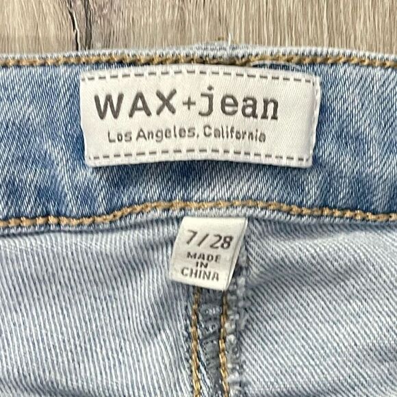 Wax Jean Junior’s Light Wash Super Distressed High Rise Skinny Denim Jeans 7/28 - Picture 6 of 12